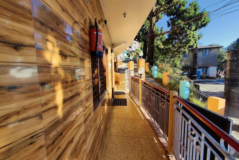 Hotel Surya Lake View Nainital Buitenkant foto