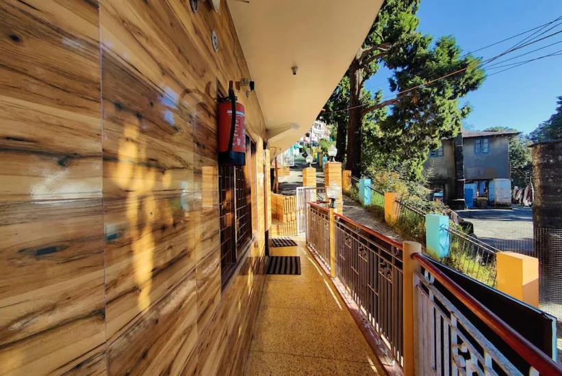 Hotel Surya Lake View Nainital Buitenkant foto