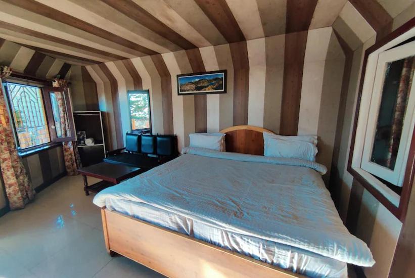 Hotel Surya Lake View Nainital Buitenkant foto