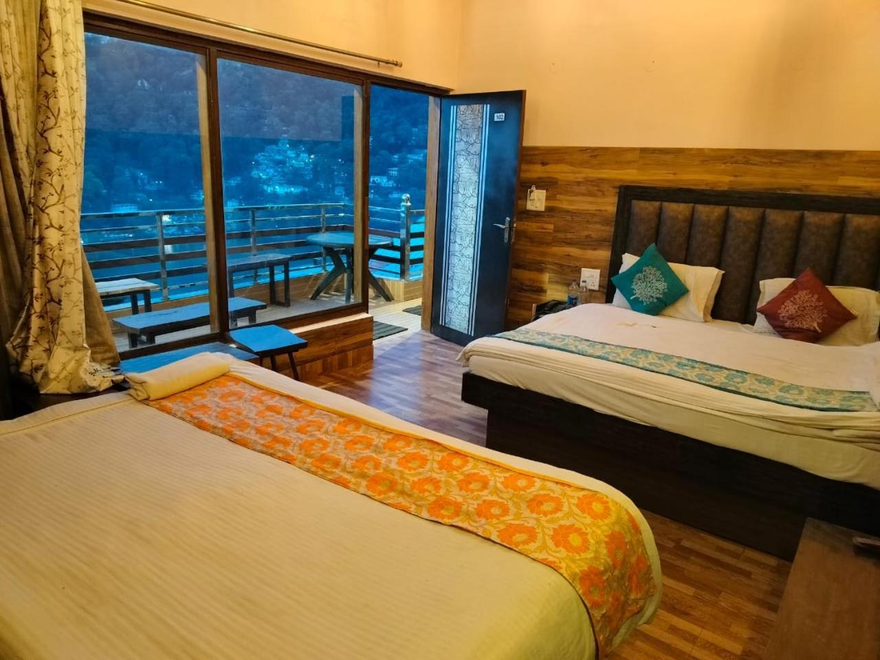 Hotel Surya Lake View Nainital Buitenkant foto